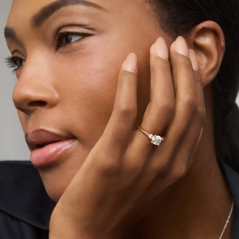 Pear Sidestone Diamond Engagement Ring in 14k Yellow Gold (1/4 ct. tw.)