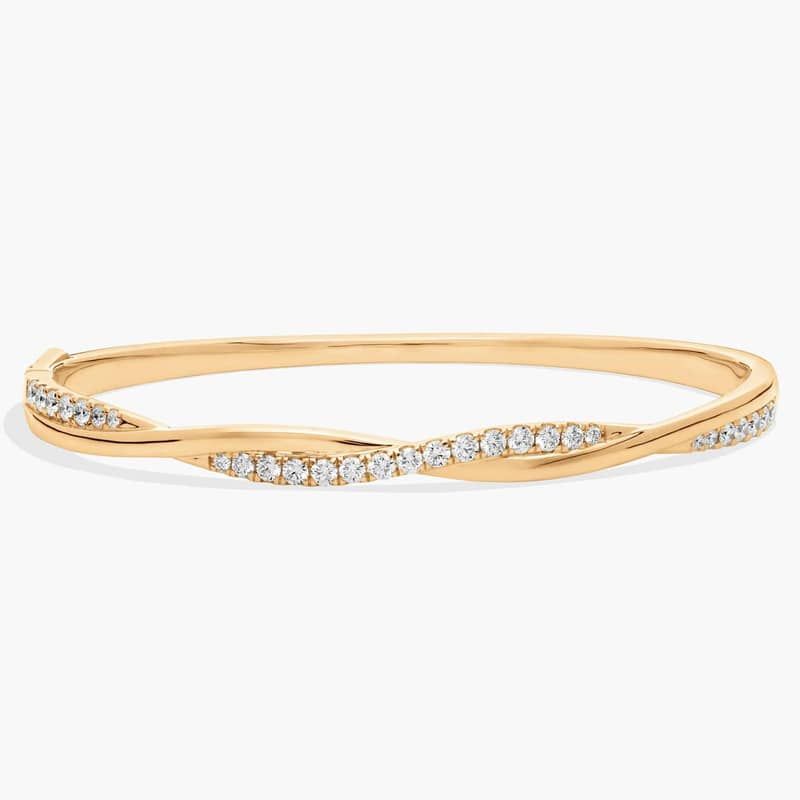 Twisting Diamond Bangle in 14k Yellow Gold (1 ct. tw.)